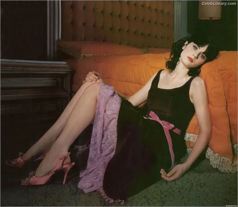 Zooey Deschanel photo 22 of 371
