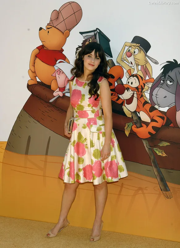 Zooey Deschanel photo 24 of 371