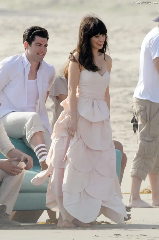 Zooey Deschanel photo 21 of 371