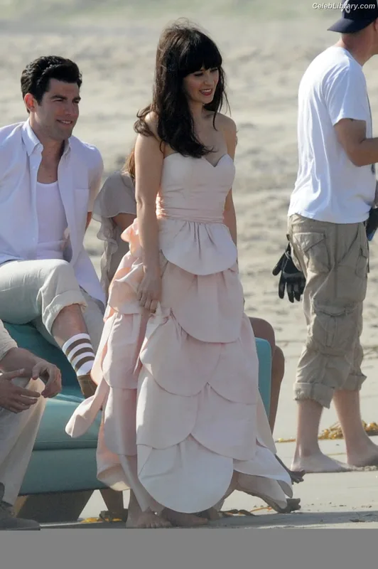 Zooey Deschanel photo 2 of 371