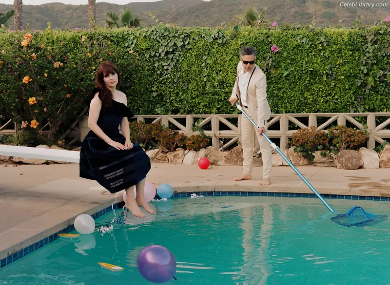 Zooey Deschanel photo 5 of 371