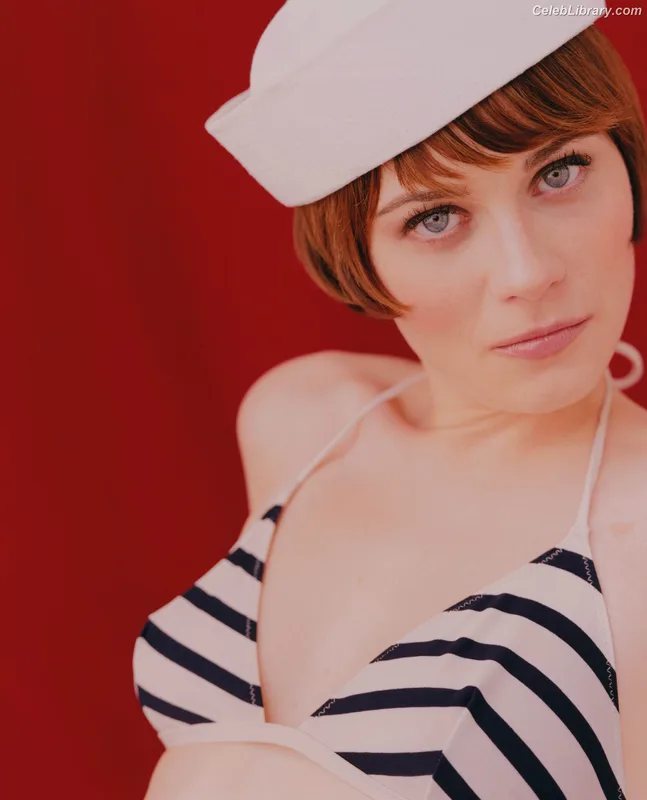 Zooey Deschanel photo 3 of 371