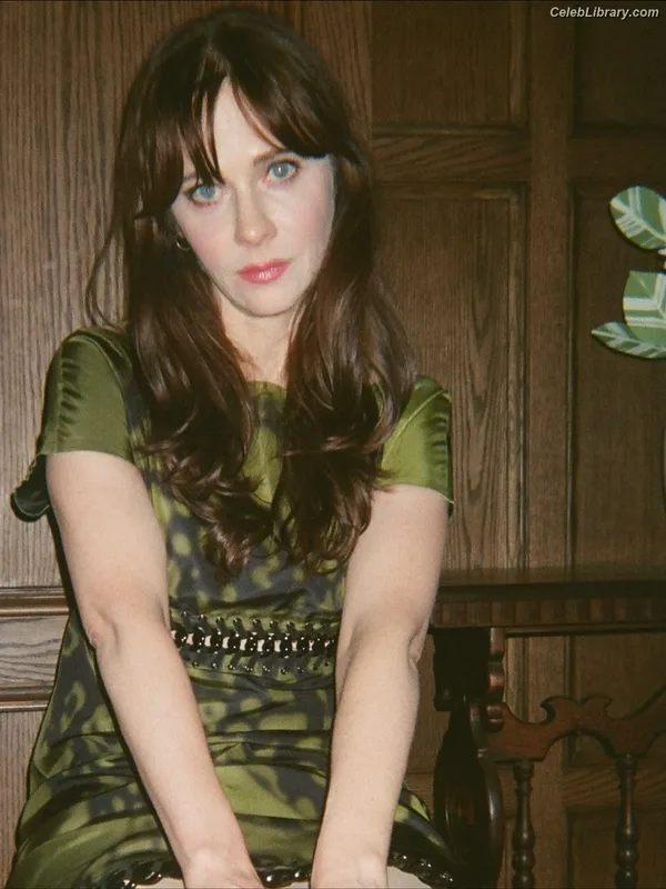 Zooey Deschanel photo 2 of 371